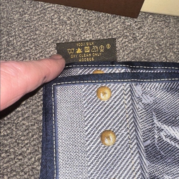 LOUIS VUITTON ❤️ M72558 Bandeau Monogram Marine Blue Denim Silk Scarf - Picture 8 of 10